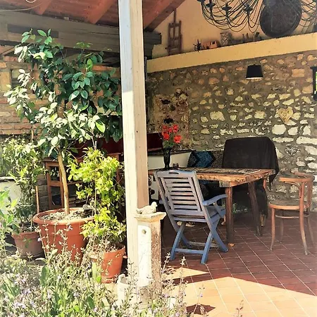 Patak Apartman, Diszel