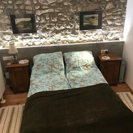 Patak Apartman, Diszel Ταπόλκα