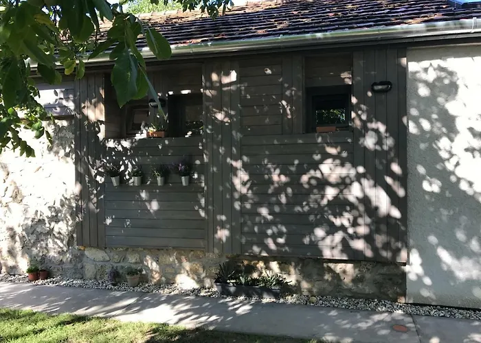 Patak Apartman, Diszel 터폴차