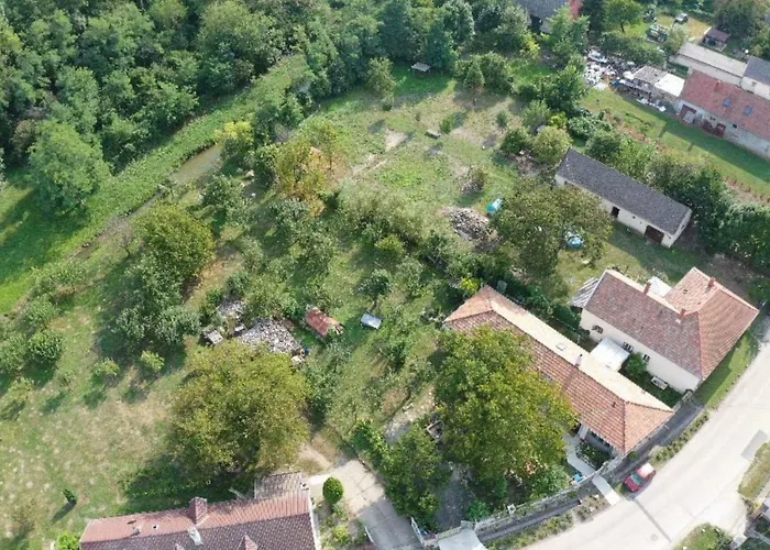 Patak Apartman, Diszel アパート タポルツァ