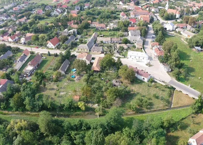 Patak Apartman, Diszel 아파트 *