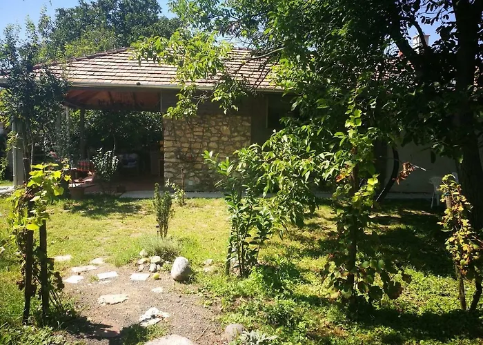 Patak Apartman, Diszel 아파트 터폴차